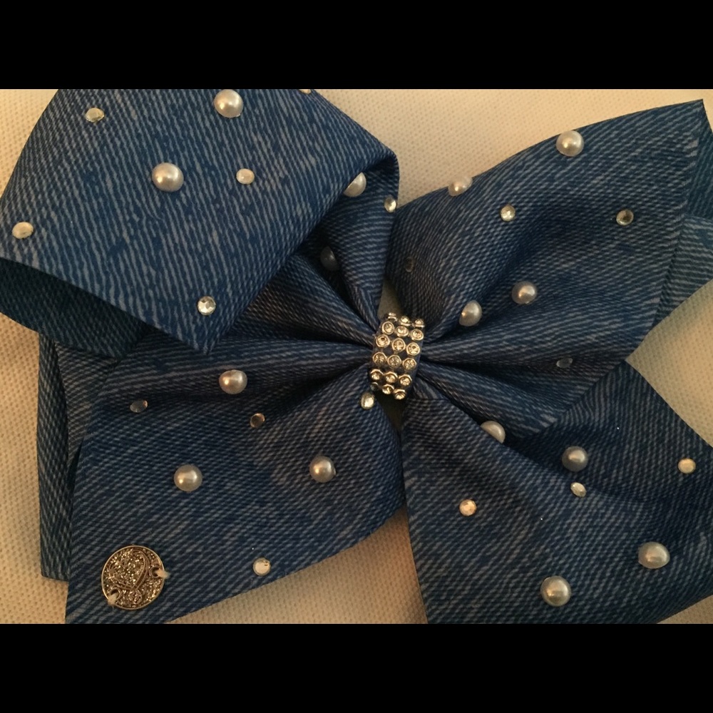 Jojo Siwa denim bow